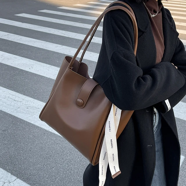 高级感大包包女新款2025时尚简约单肩水桶包大容量上班通勤托特包