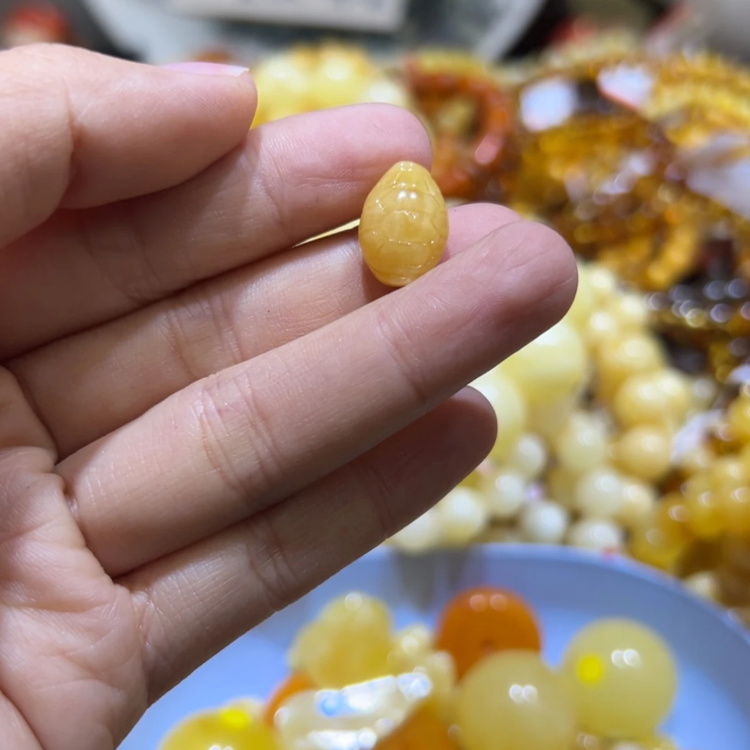 琥珀珠宝奇石未镶嵌