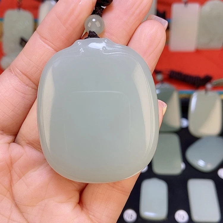 【闪购商品】颈饰未镶嵌和田玉