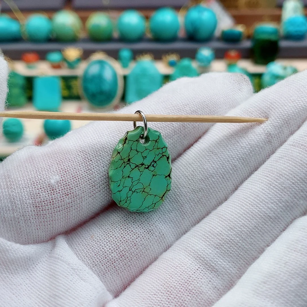 小***儿绿松石未镶嵌珠宝奇石