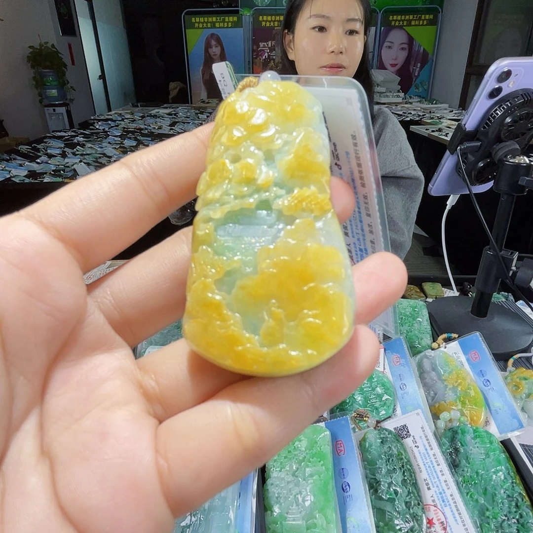 颈饰未镶嵌翡翠一