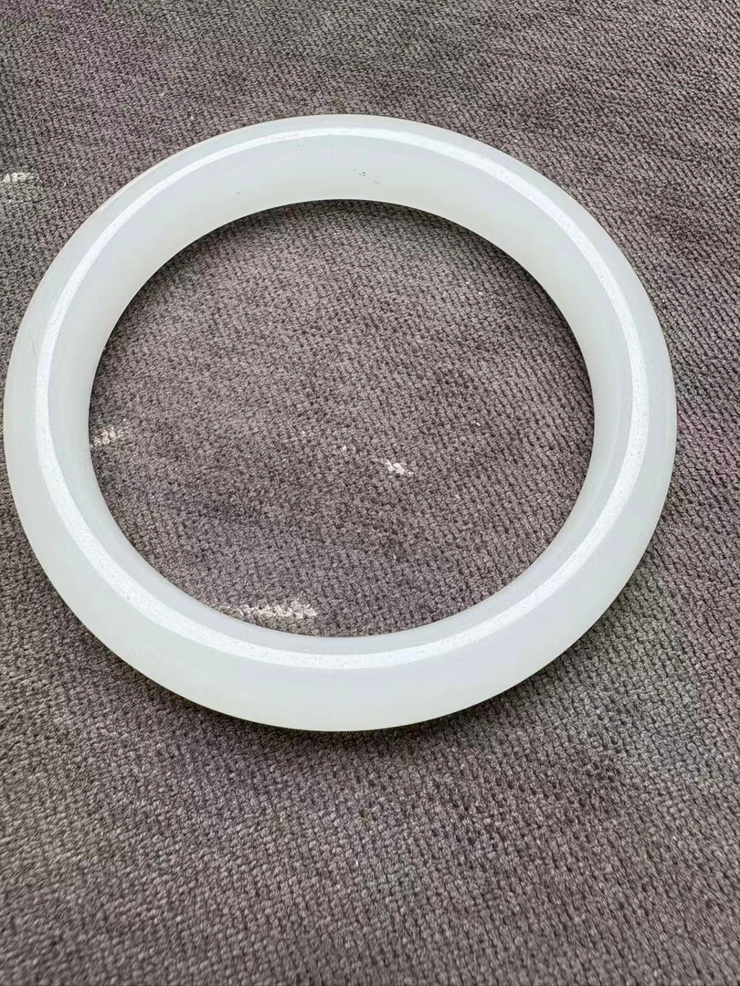 精品和田羊油白手镯