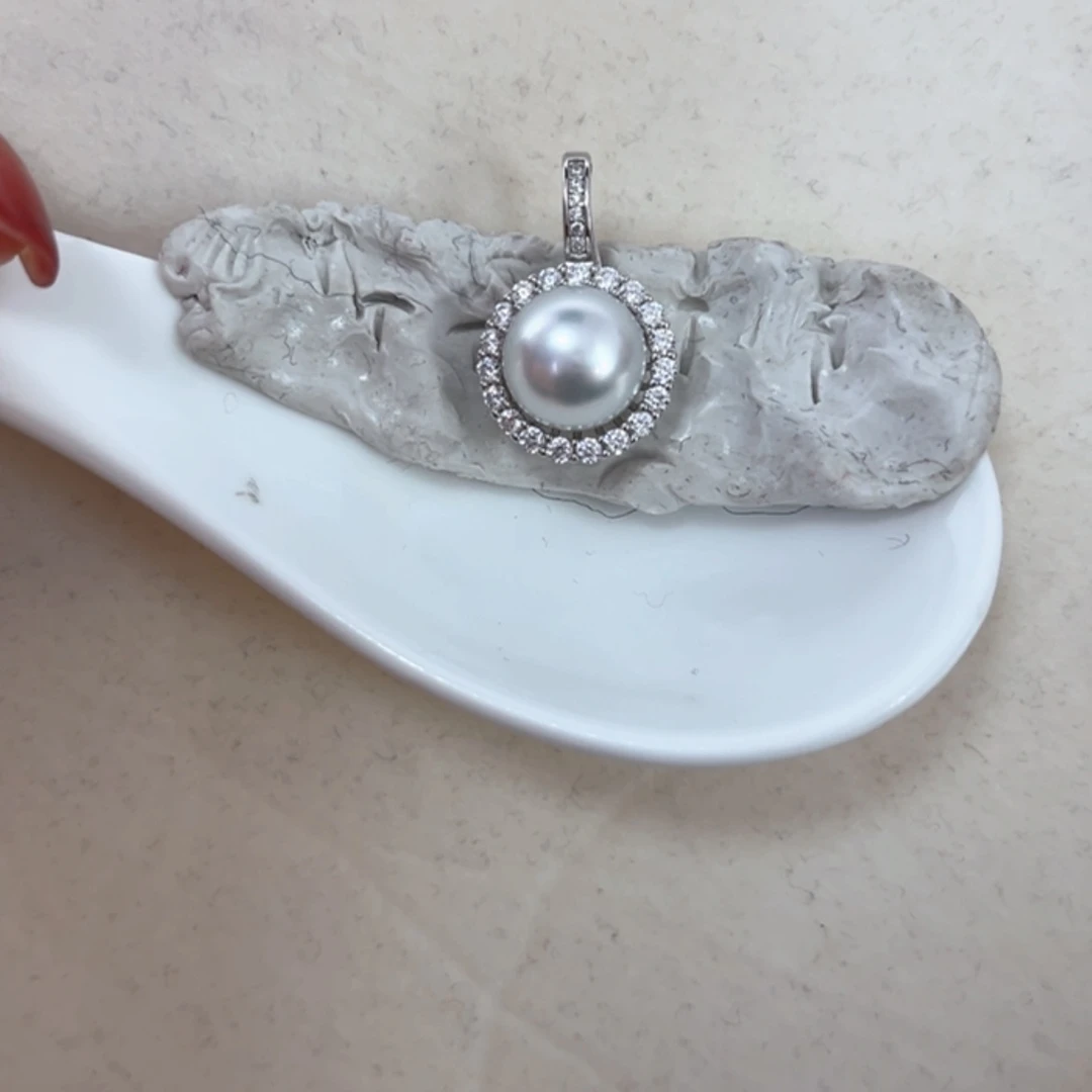 【闪购商品】颈饰银S925镶嵌海水珍珠