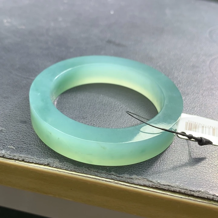 未镶嵌翡翠手镯定制翡翠