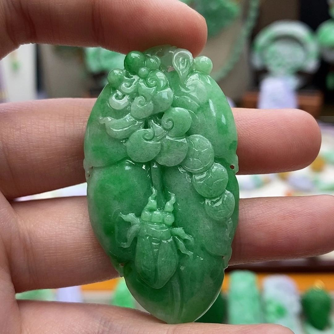 翡翠未镶嵌颈饰吊坠