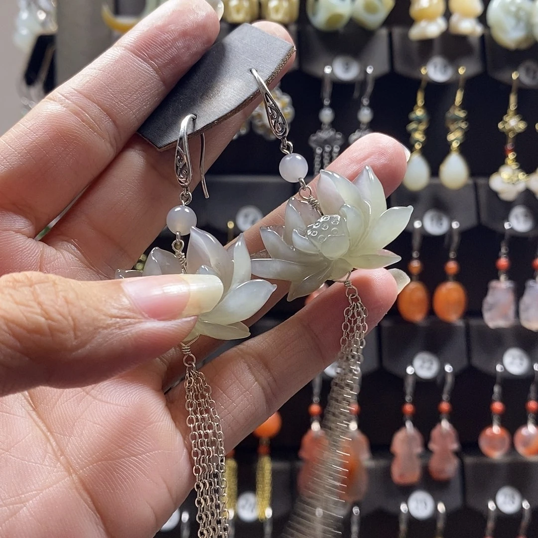 和田玉银S925镶嵌耳饰今****辰