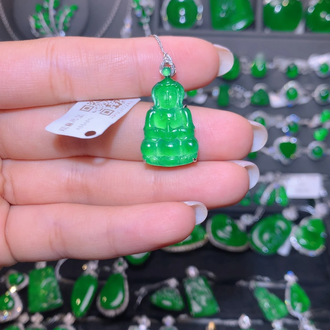 翡翠18K金镶嵌颈饰观音