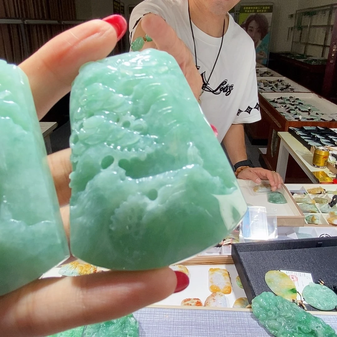 翡翠未镶嵌颈饰翡翠