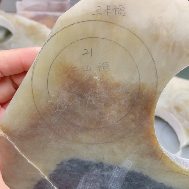 和田玉未镶嵌手镯定制