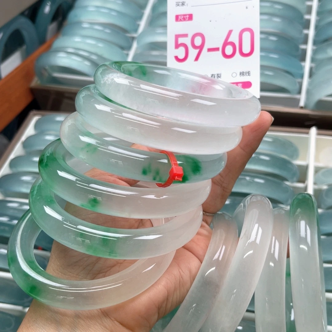 潮***伯未镶嵌手镯石英质玉
