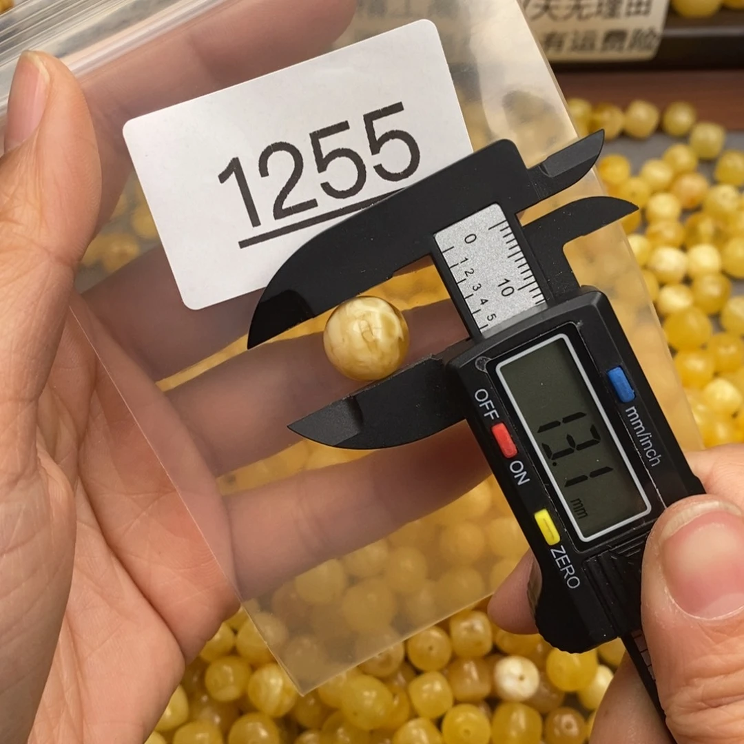 蜜蜡珠宝奇石未镶嵌