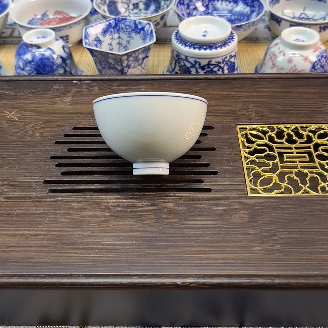 手绘仿古青鸡心杯