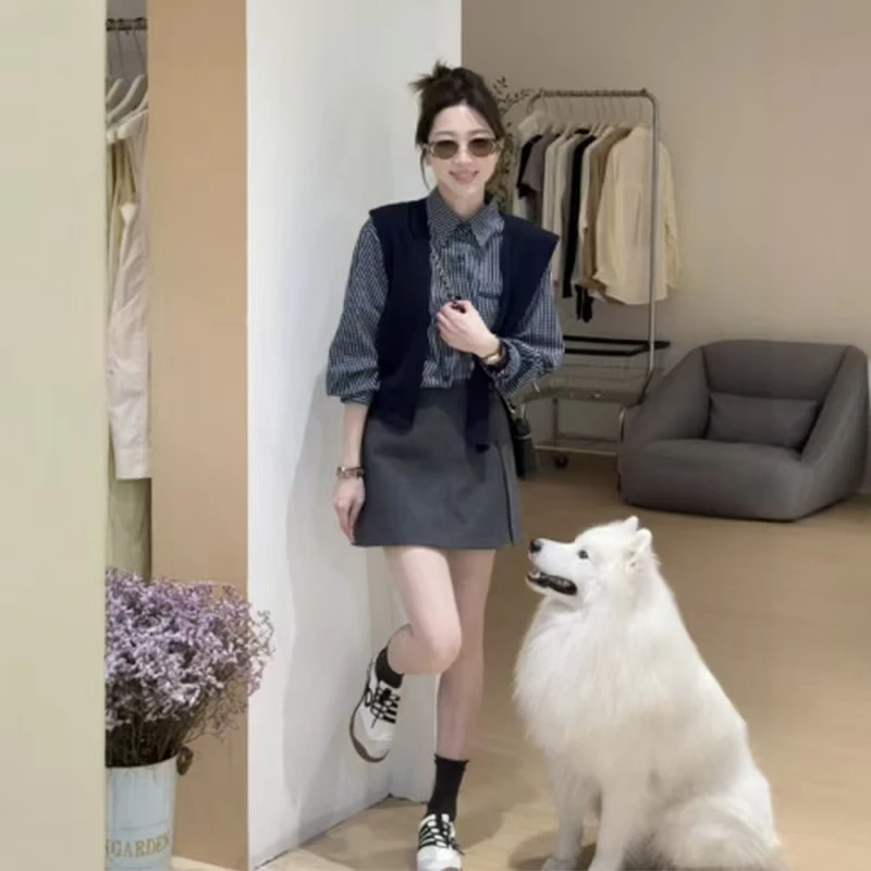 早秋穿搭减龄一整套女装2025独特绝美漂亮条纹衬衫上衣短裙三件套