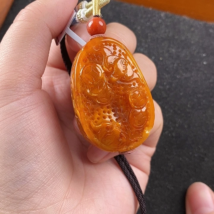 蜜蜡未镶嵌珠宝奇石