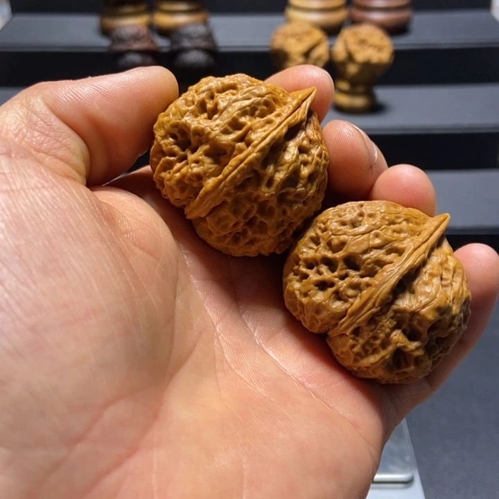 文玩核桃吊坠B玛瑙红石铫40mm