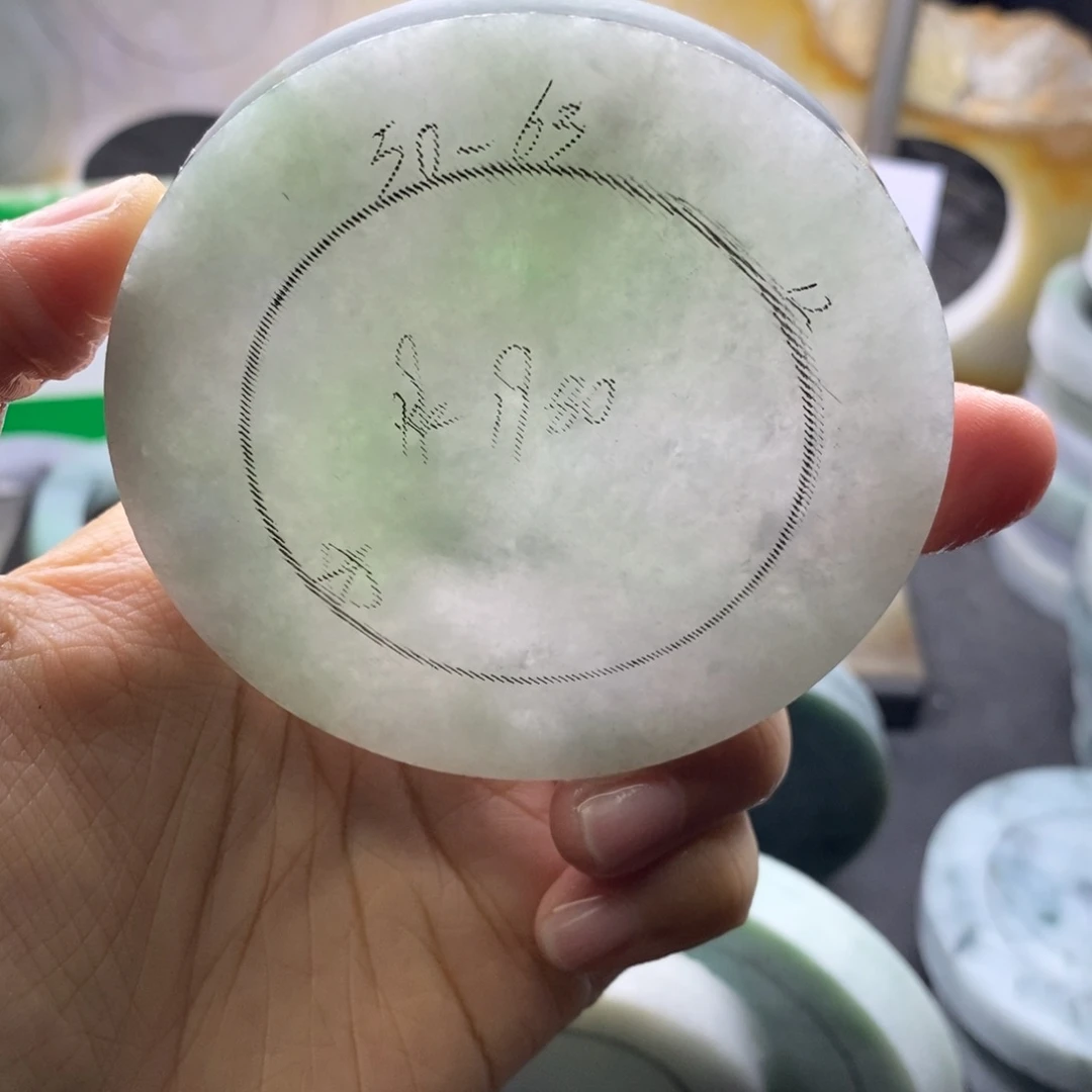 定制翡翠未镶嵌翡翠手镯