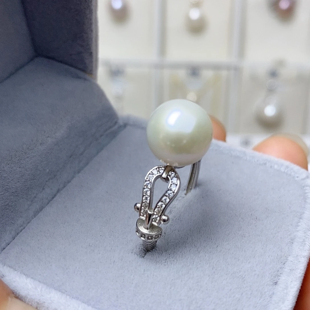 淡水珍珠银S800镀金镶嵌颈饰