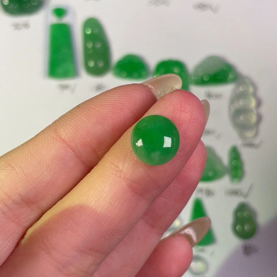 翡翠未镶嵌颈饰裸石