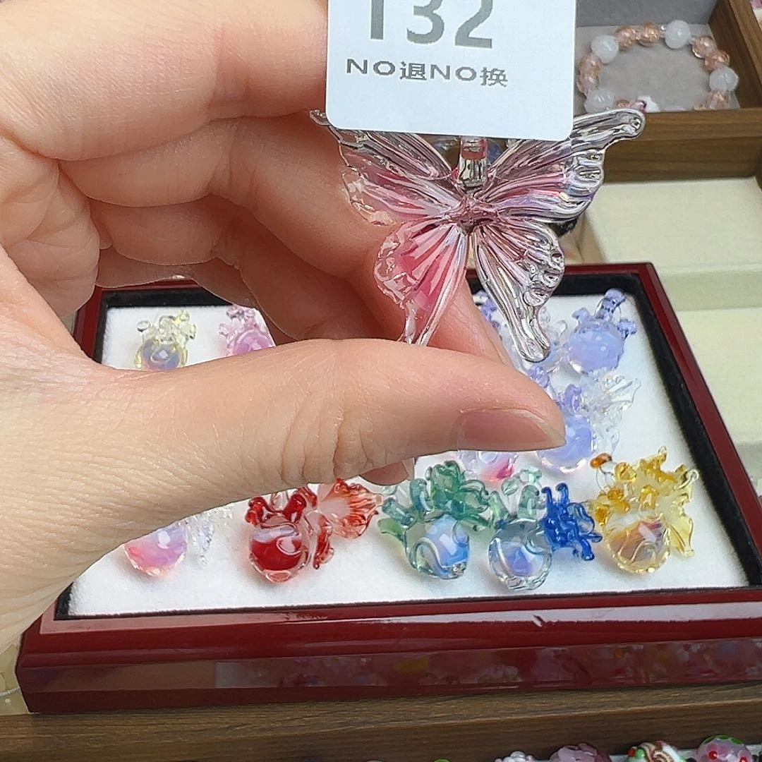 玻璃颈饰132号蝴蝶