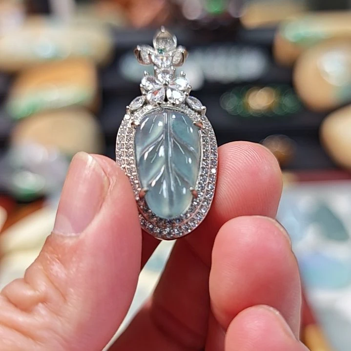 颈饰未镶嵌翡翠一