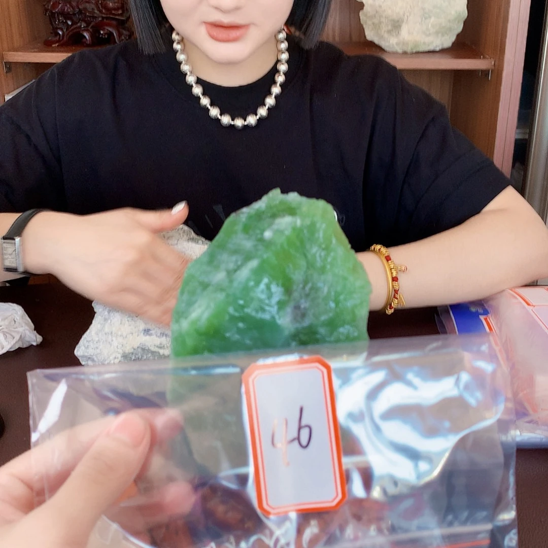 蛇纹石玉蛇纹石玉未镶嵌?****尽