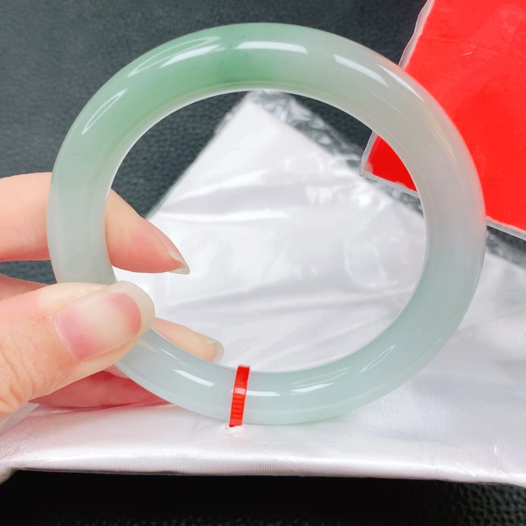 翡翠未镶嵌手镯55圈