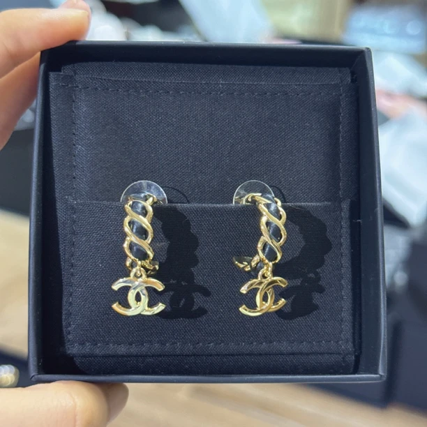 未使用 Chanel/香奈儿 澳海贝/皮穿链耳钉
