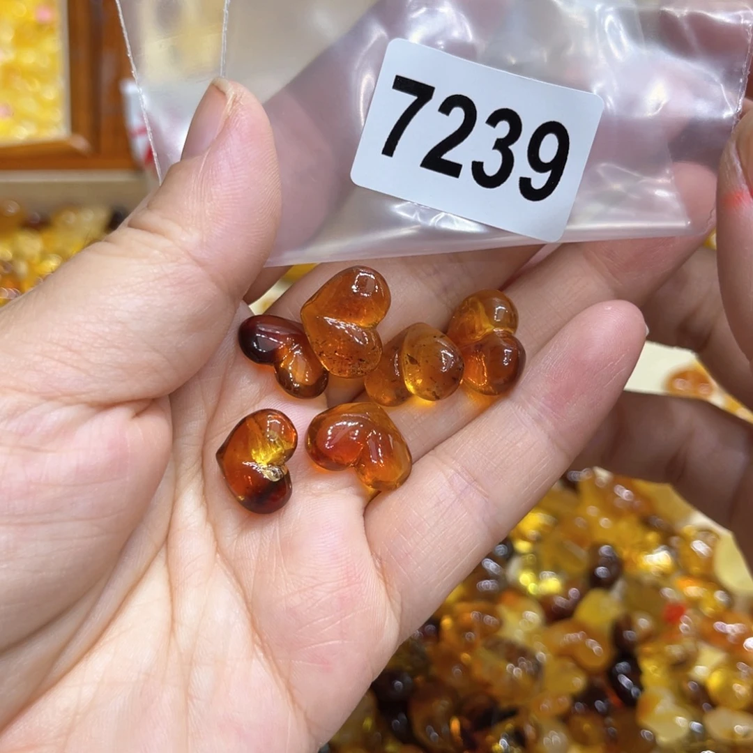 未镶嵌琥珀珠宝奇石