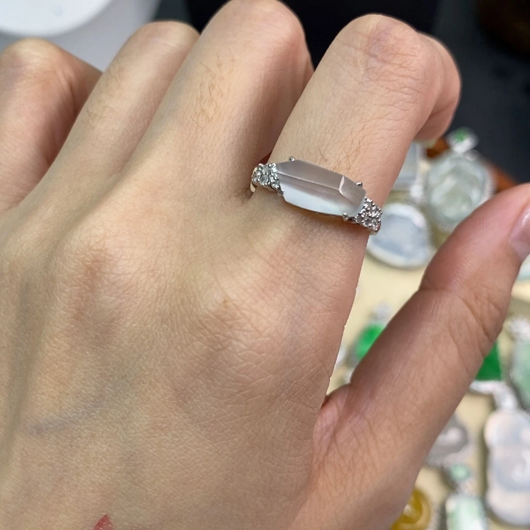 翡翠18K金镶嵌颈饰A货翡翠