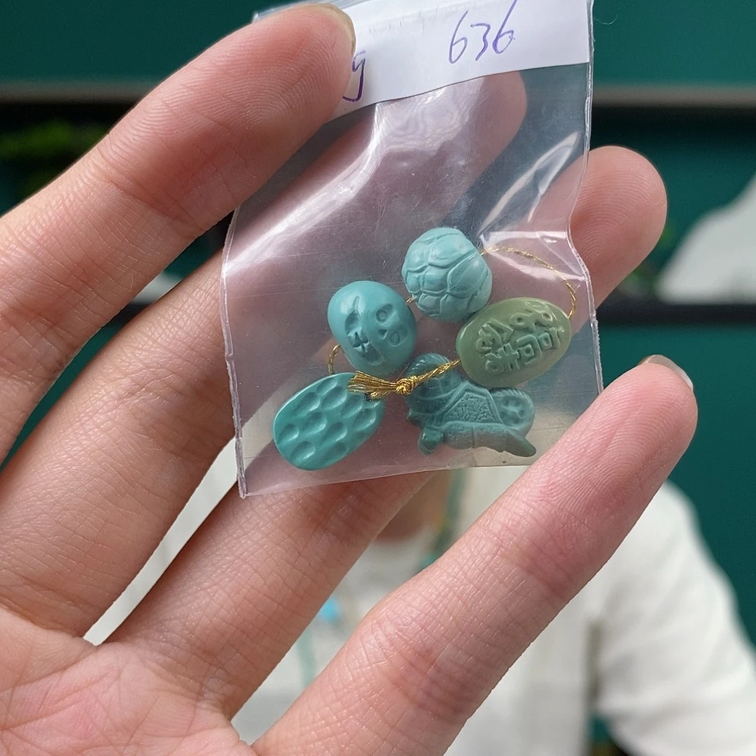 绿松石未镶嵌珠宝奇石