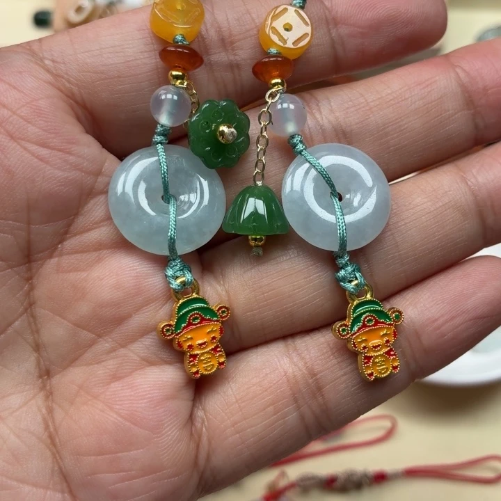 翡翠未镶嵌颈饰兰***姐财神平安扣