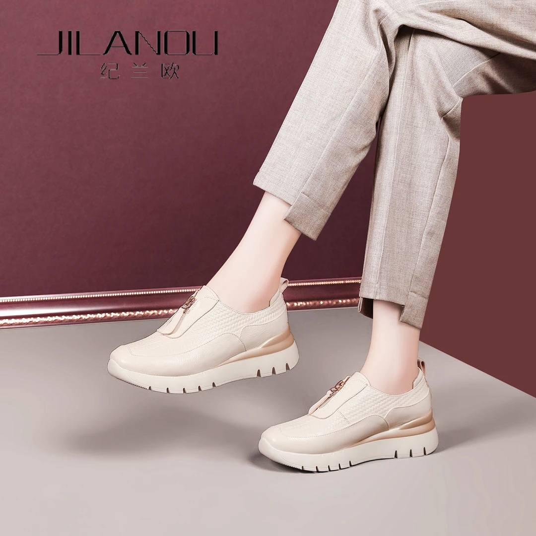 软底真皮休闲单鞋女2025春秋新款厚底旅游妈妈鞋坡跟防滑羊皮女鞋
