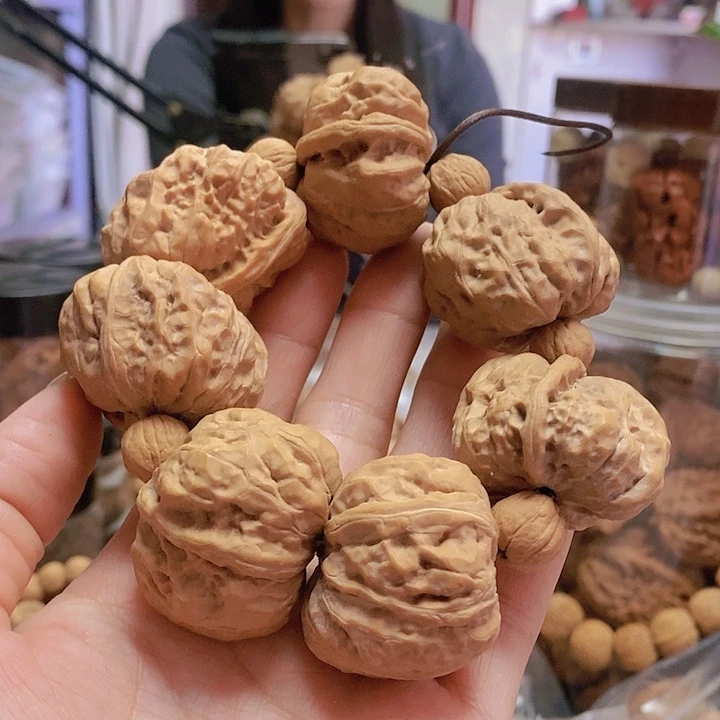 【闪购商品】文玩核桃把件一帆风顺手持身有黄