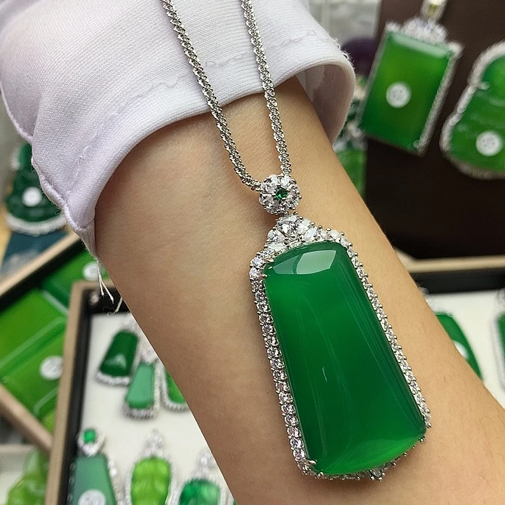 玛瑙/玉髓未镶嵌吊坠