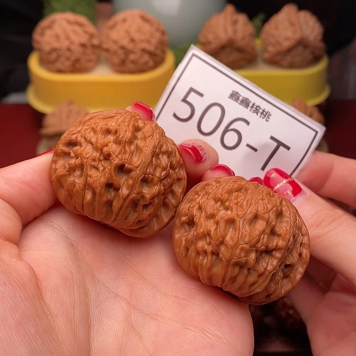 桃核把件正磨41……