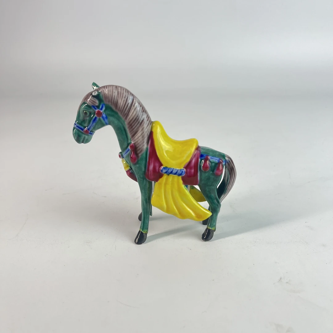 TC 02159 民国 粉彩马摆件