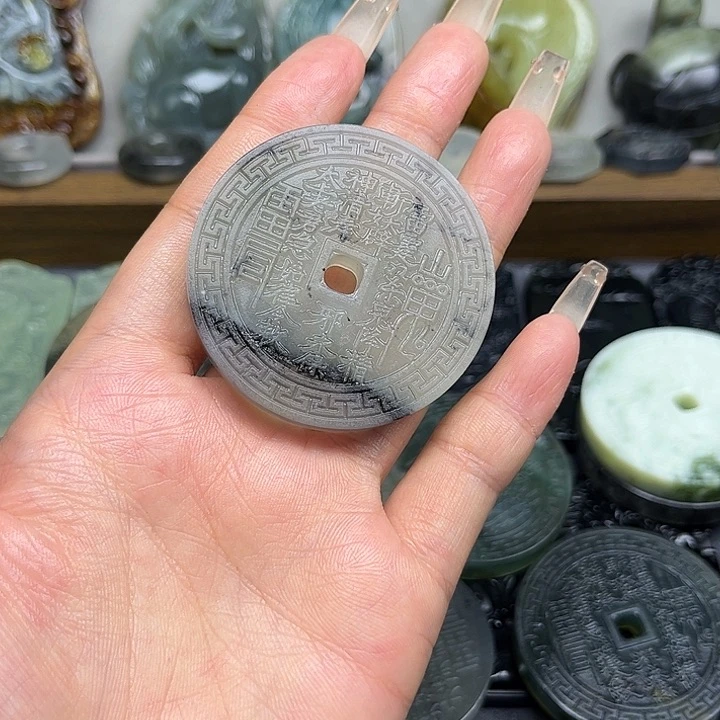 蛇纹石玉未镶嵌颈饰周*森