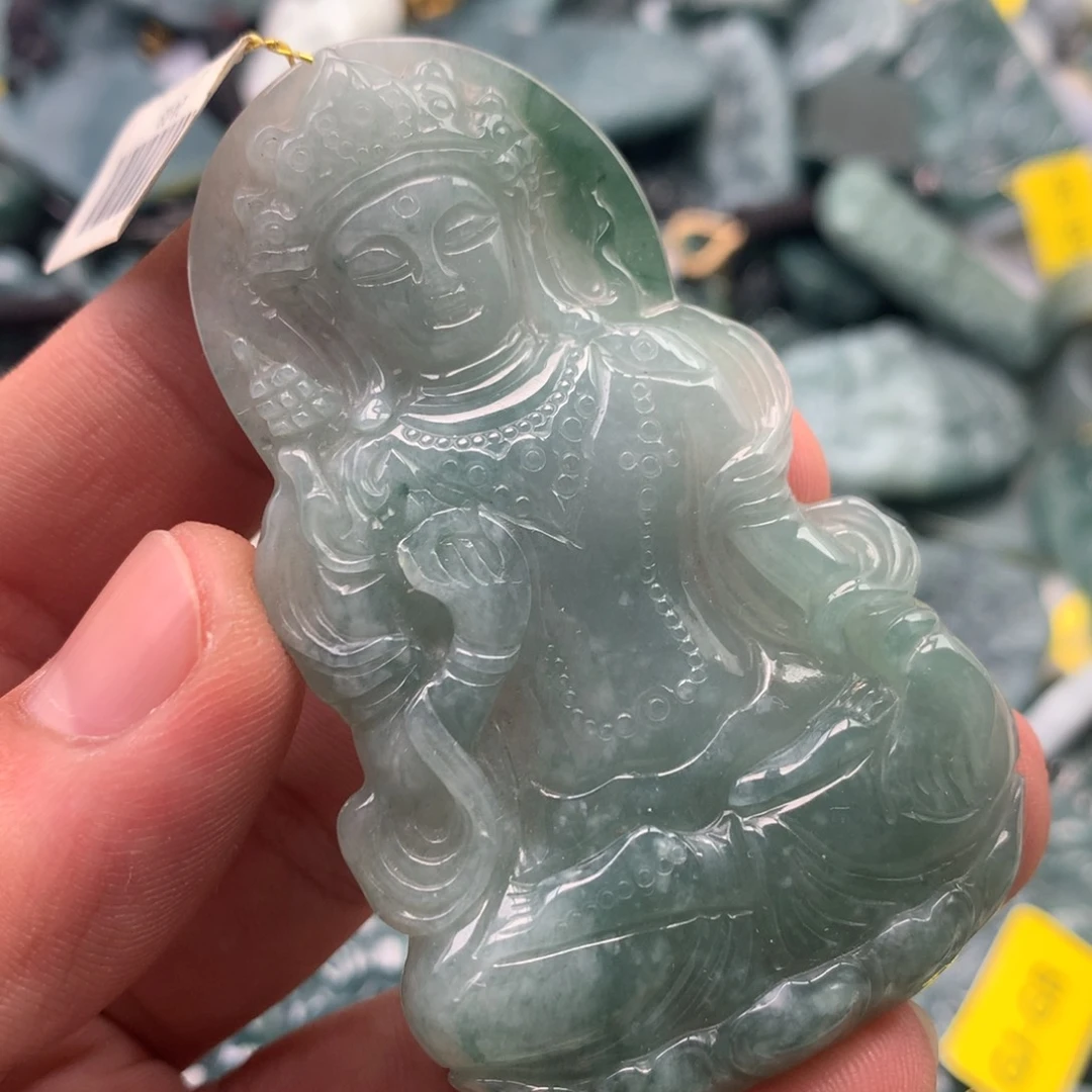 翡翠未镶嵌颈饰度母