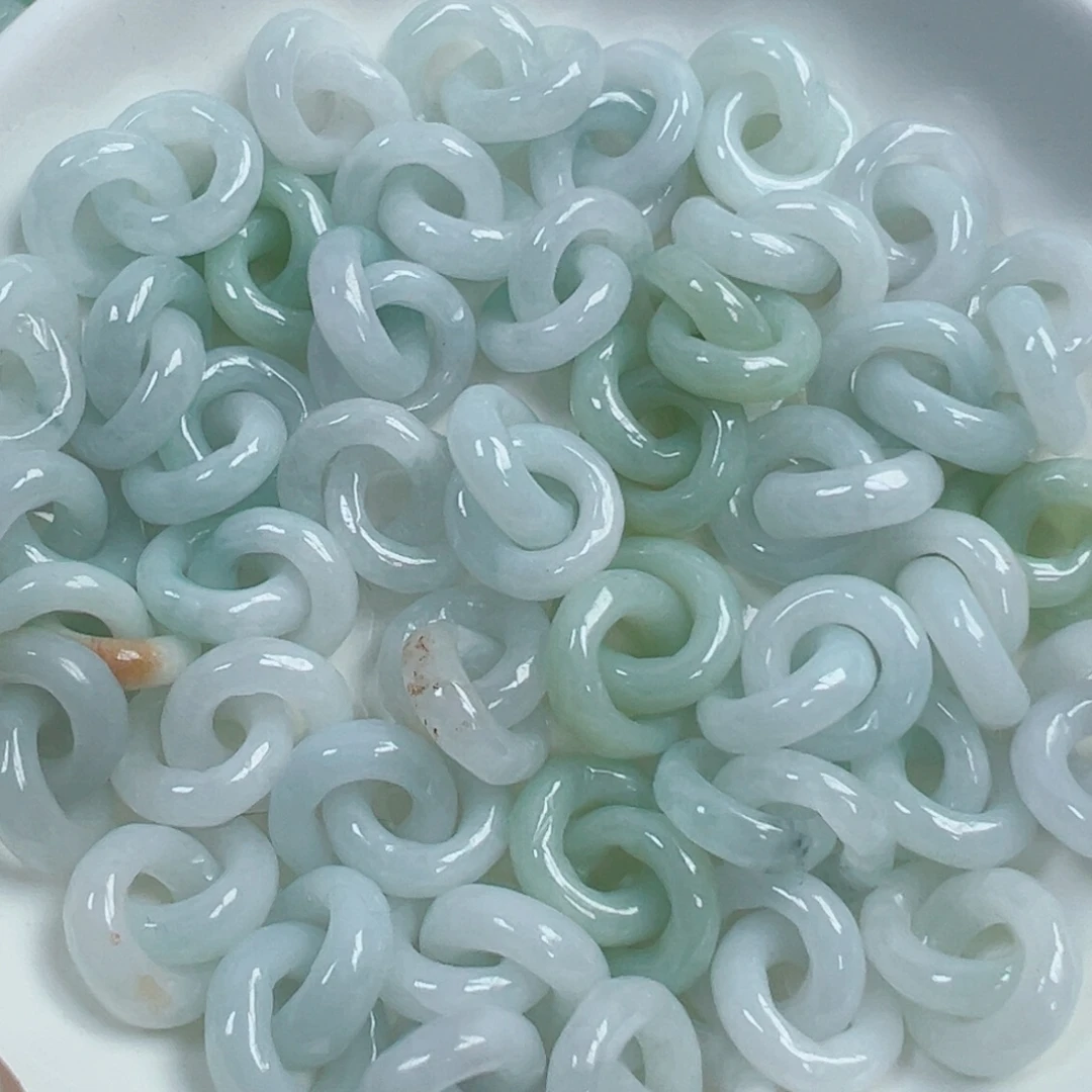 翡翠散珠翡翠环环相扣一个