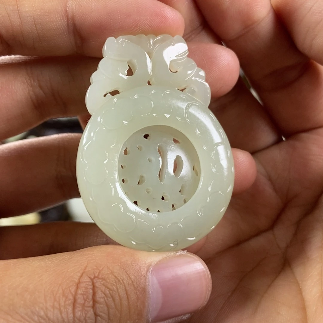 和田玉挂件未镶嵌雨**云