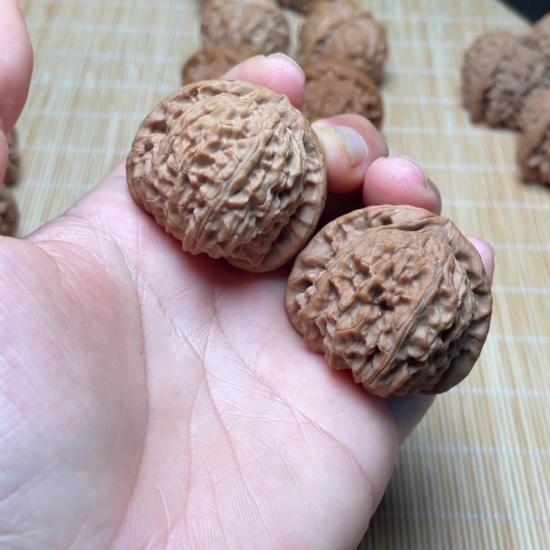 【闪购商品】文玩核桃吊坠球白………
