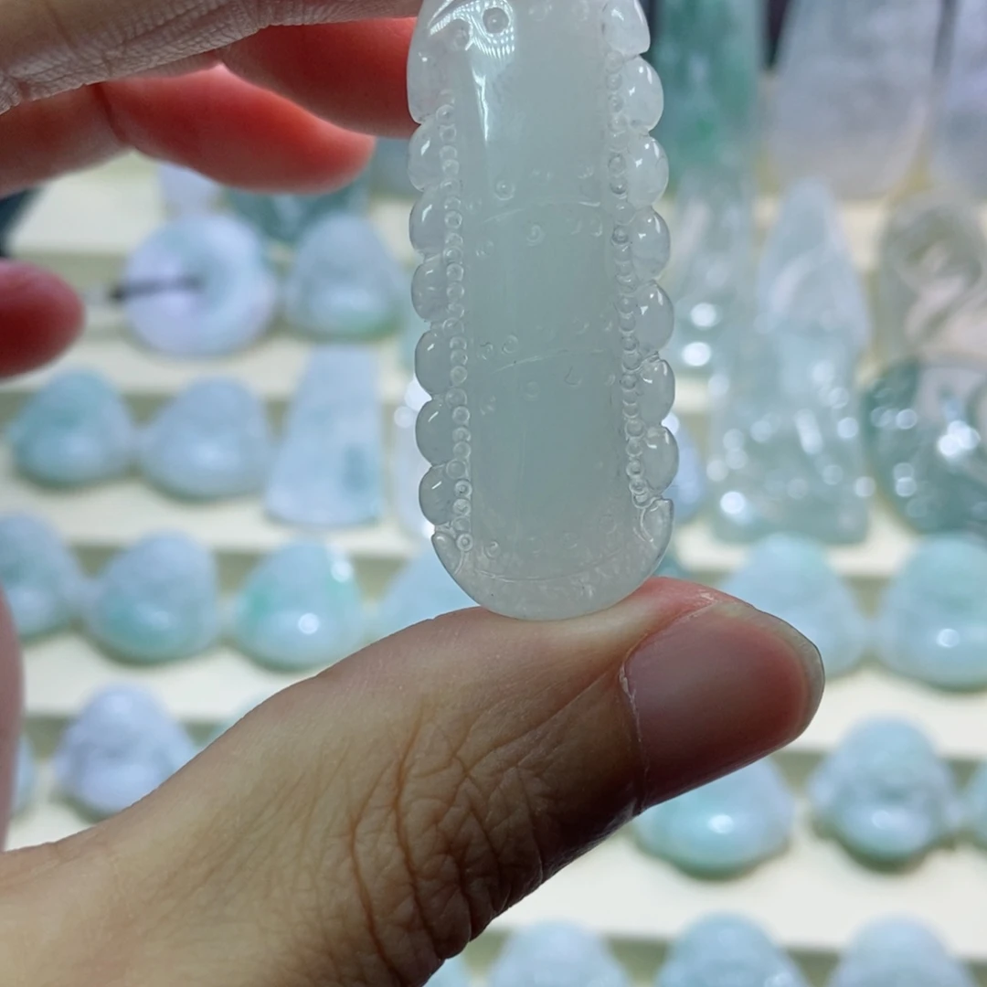 翡翠未镶嵌颈饰竹节