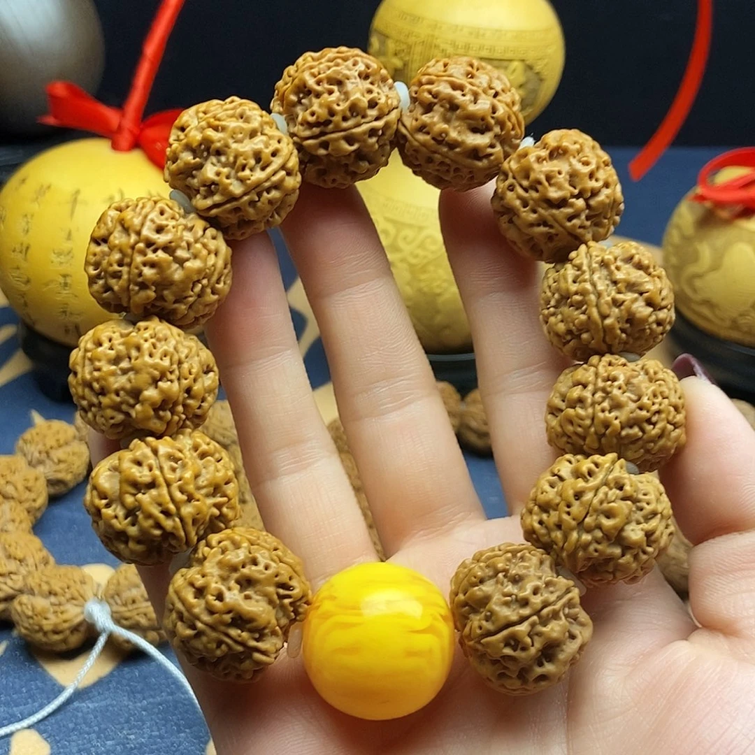 金刚菩提吊坠蜂王梅花