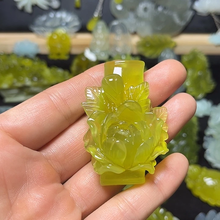 蛇纹石玉未镶嵌颈饰