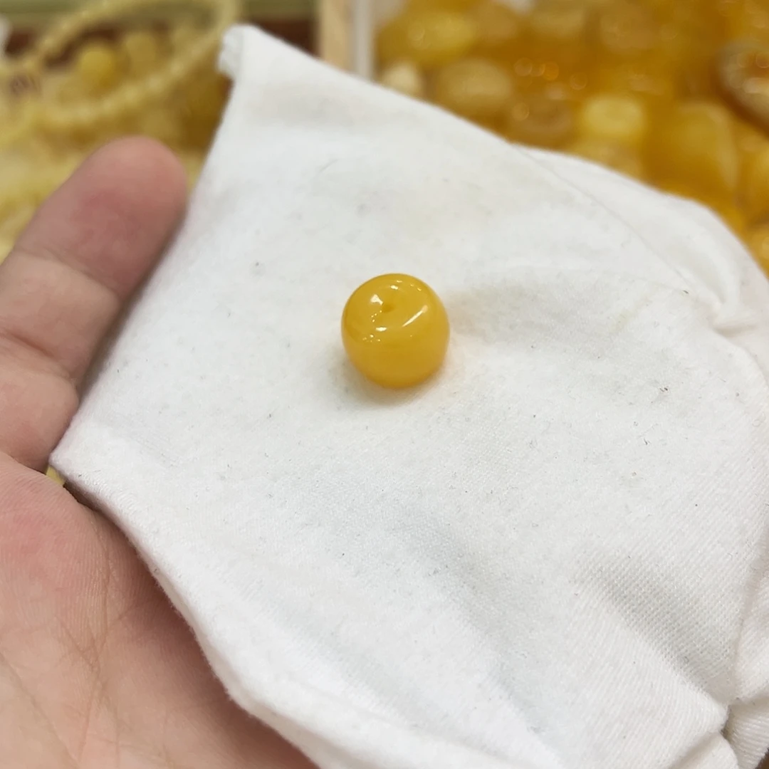 蜜蜡未镶嵌珠宝奇石