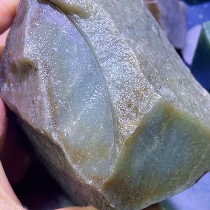 和田玉未镶嵌珠宝半成品