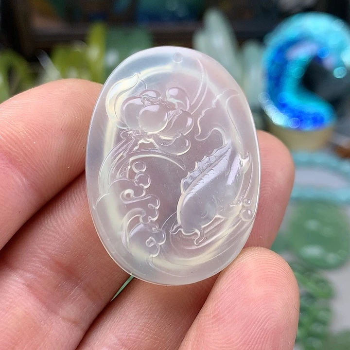 蛇纹石玉挂坠未镶嵌