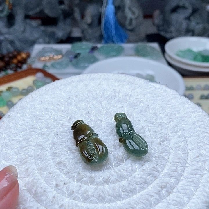 吊坠(不含链)未镶嵌翡翠一个60