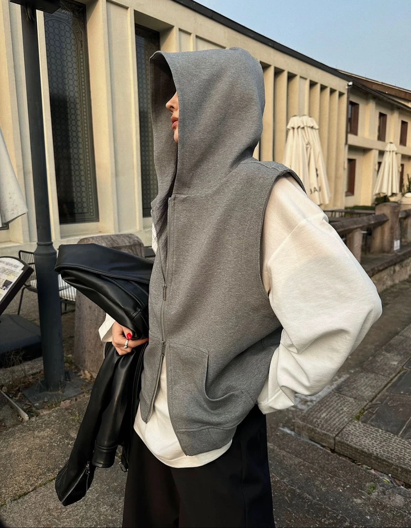 三哈宫-《Mi/n纸片人马甲》跨季女款H形灰色马甲廓形显瘦百搭春秋