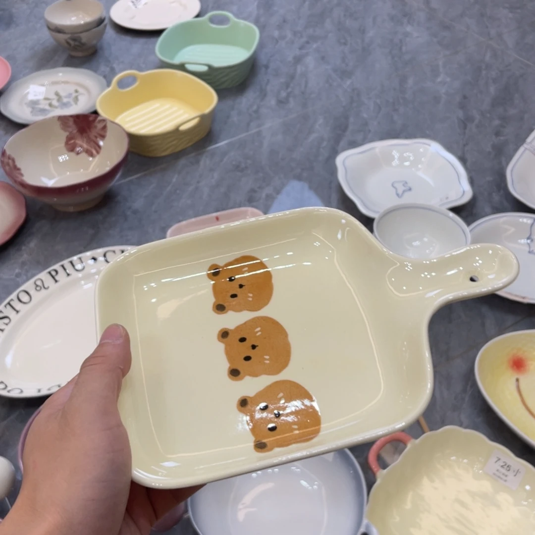 陶瓷微瑕餐具介意勿拍，满18飞！
